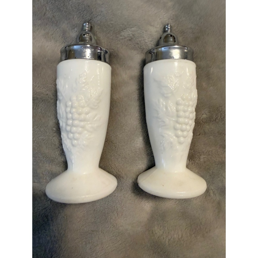 Vintage Milk Glass‎ Grape Salt & Pepper Shakers – Mid Century